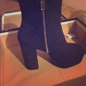 plat form boots size 7 new never used